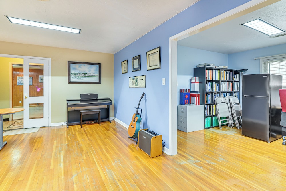 12 Mi to Dtwn Houston: Peaceful Home w/ Yard!