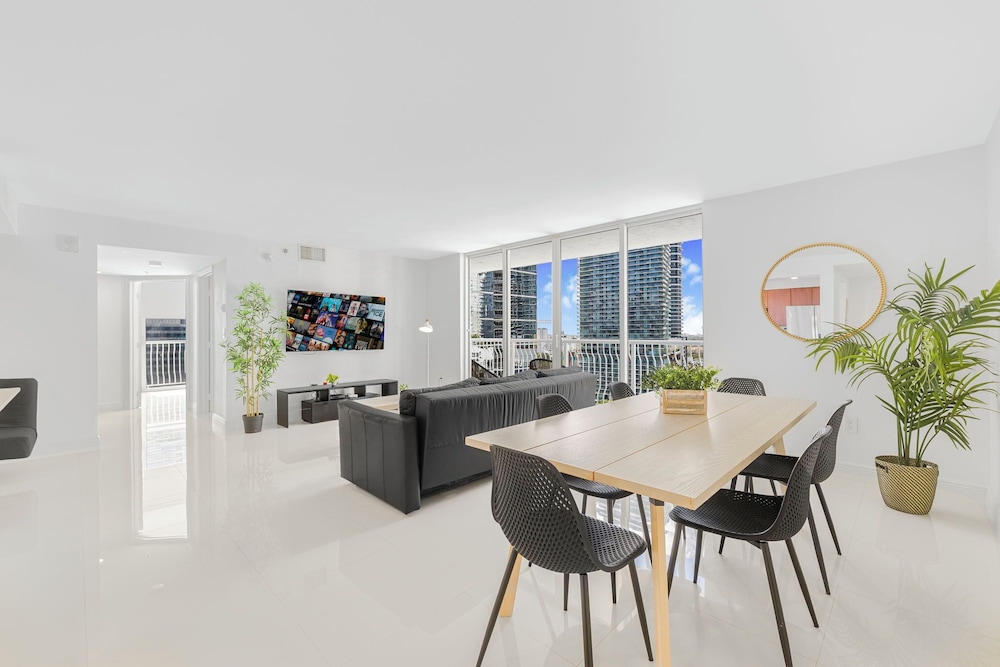 Chic Brickell Condos – Prime Location