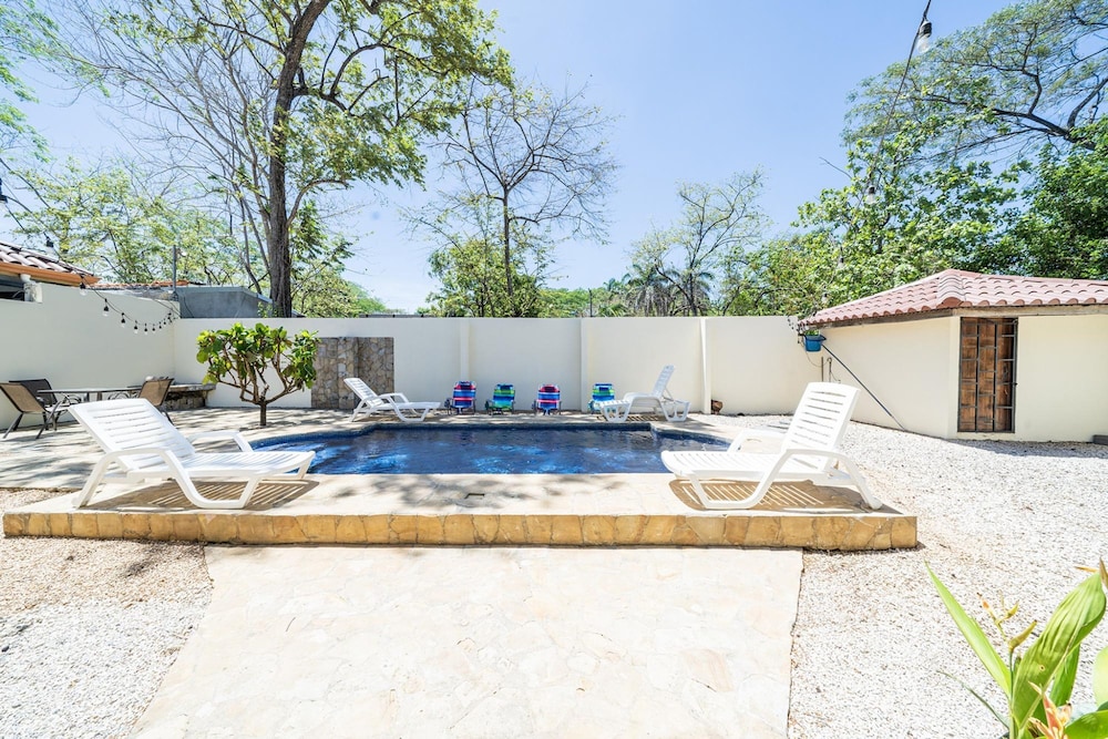 Freshly Updated 3BR With Pool Walk to the Beach Casa Luz de Luna