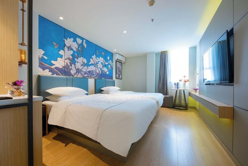 YESTE Hotel (Shenzhen Nanshan Qianhai Daxin subway station)