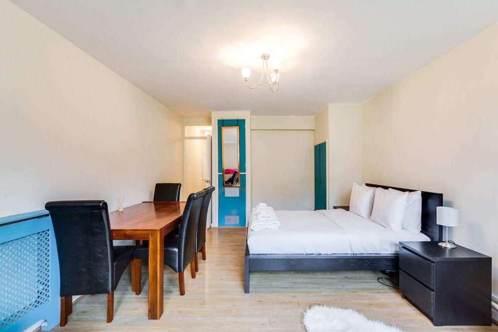 Bright Studio Near Borough and The Shard