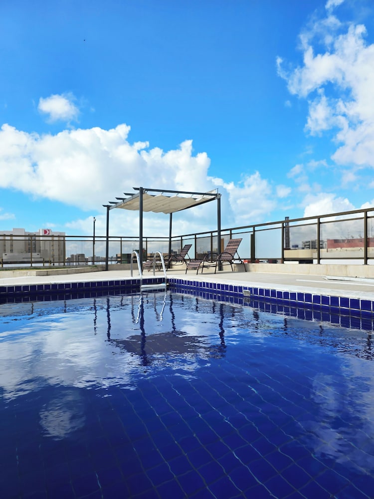 Apto na Jatiuca c Piscina na Cobertura