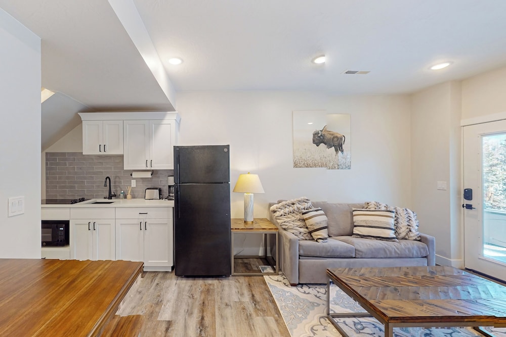 Crooked River 10 A - Entire Home!