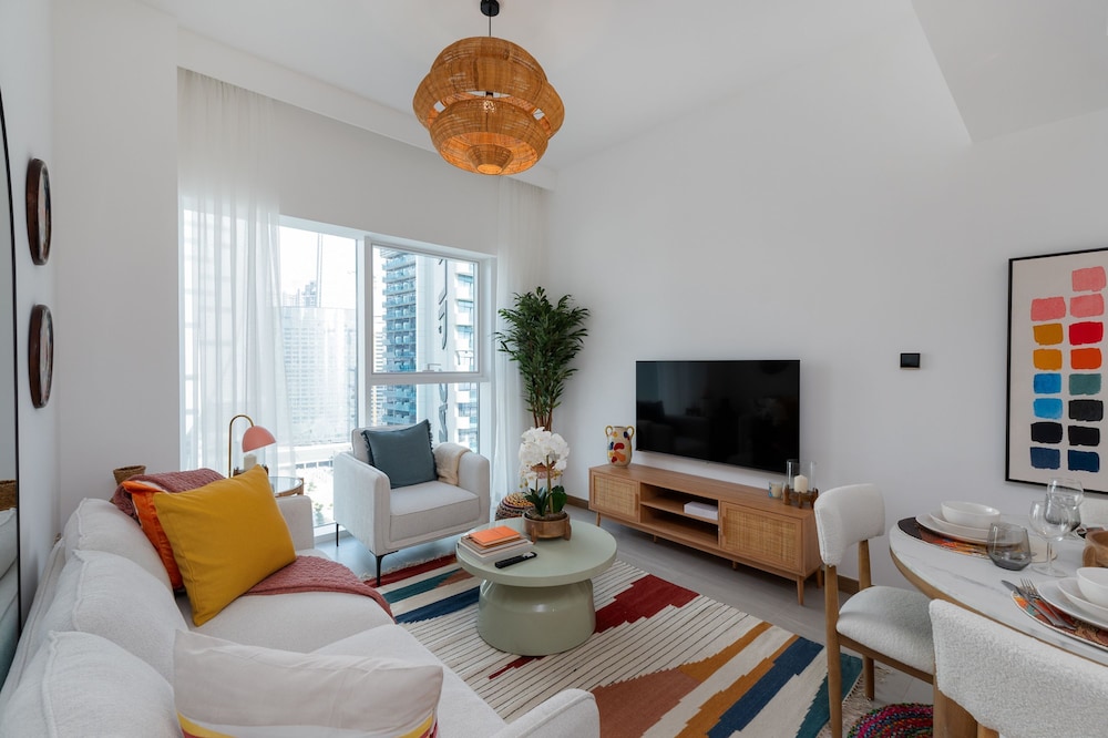 Vibrant 2BR Miami Vibes at Business Bay