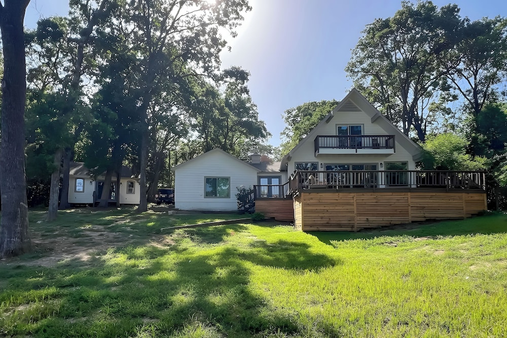 Private Dock: Waterfront Cedar Creek Lake Home