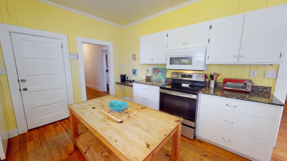Old Magnolia House by Tybee Vacation Rentals