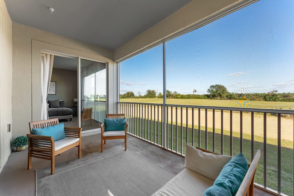 3BR up to 8 People at Champions Gate