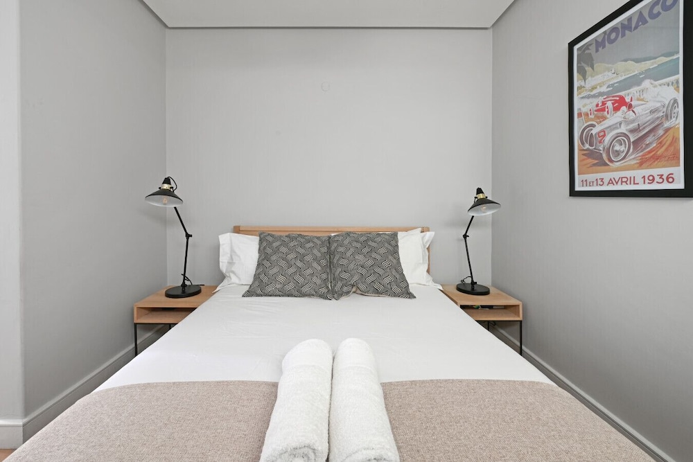 2 Bedroom Heart of Sea Point The Avant