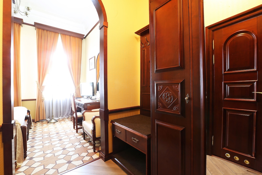 Garni Hotel