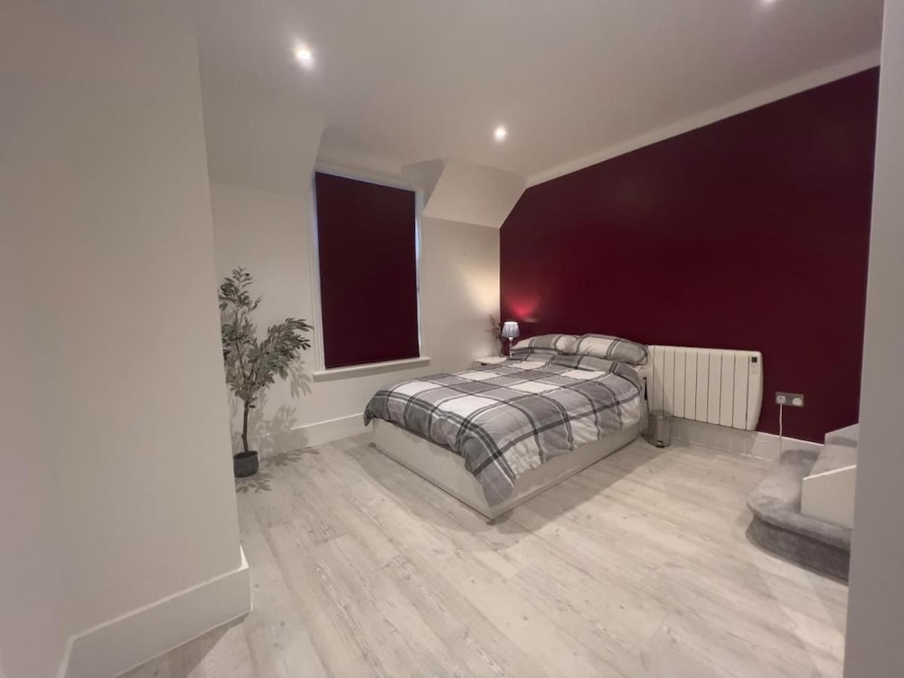 Apartmentsleeps8-wifi-famillyfriendly-citycentre