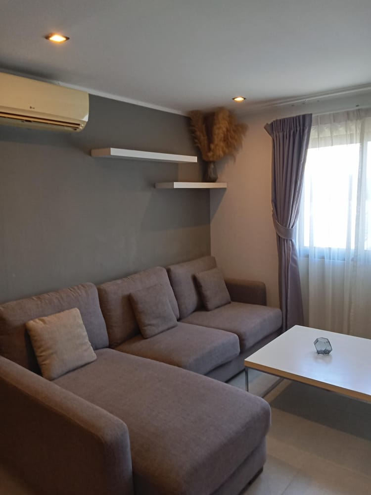Well-located condo 1-BR T1-NV 203