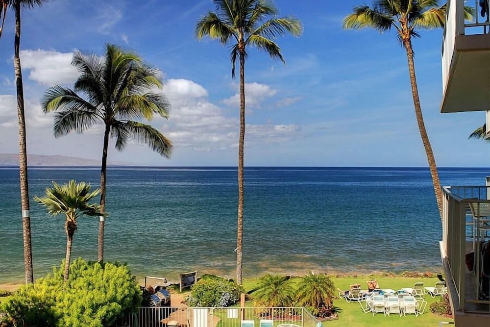 Kamaole Nalu, #304 2 Bedroom Condo by RedAwning view 3