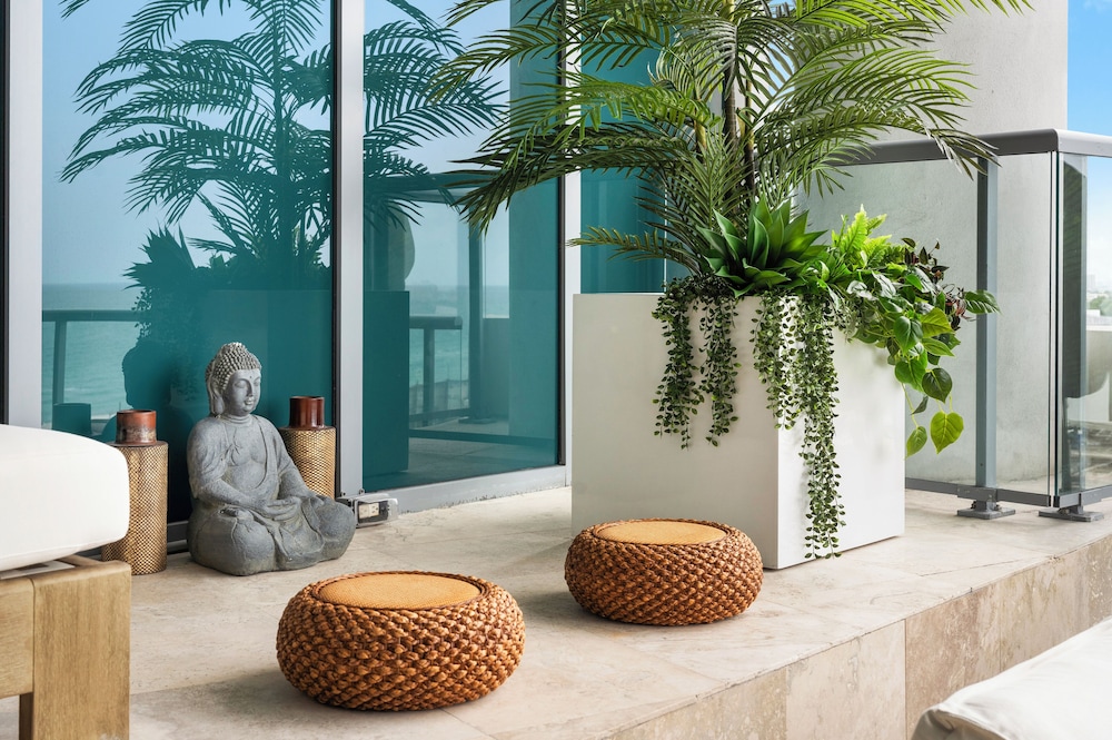 Luxury Vacation Rentals at The Setai by LRMB