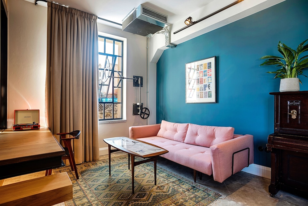 The Foundry Suites