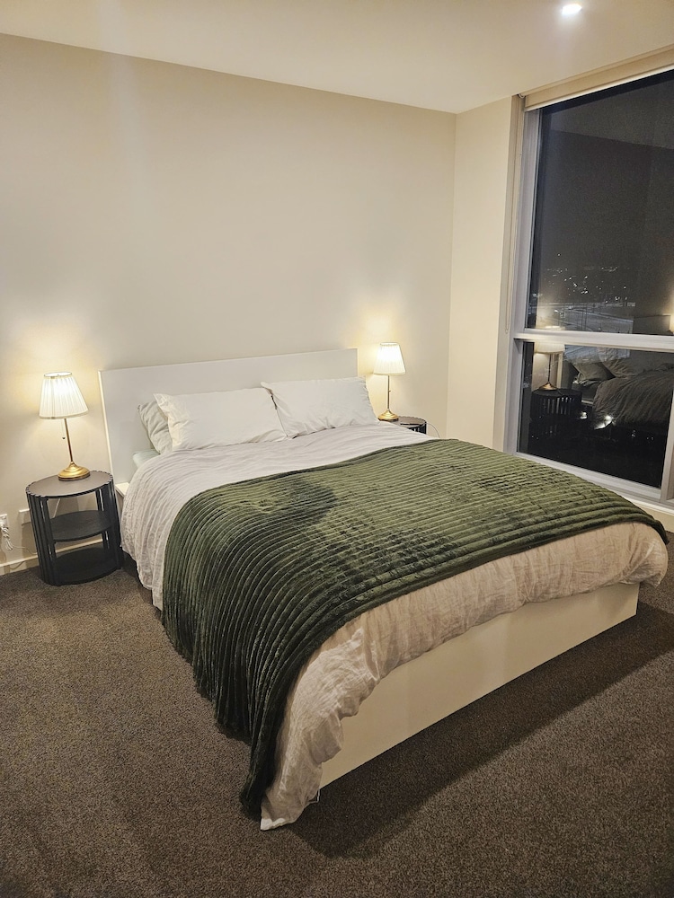 Central Lakeview Apartments