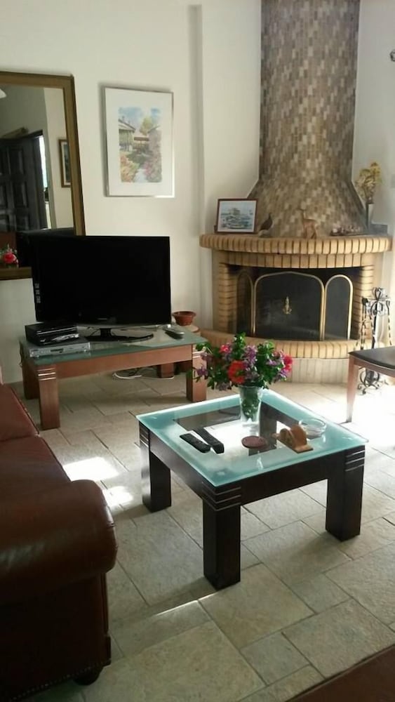 De Michanna Properties