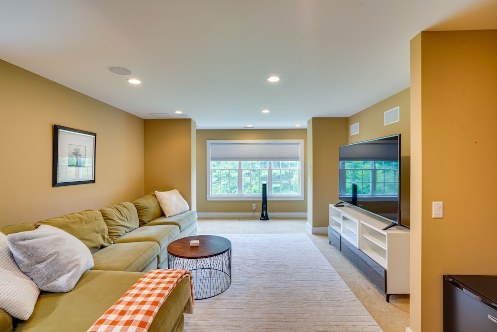 Stockbridge Retreat w/ Pool & Hot Tub!