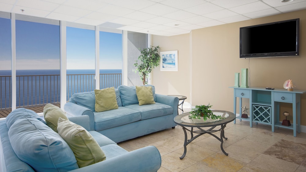 Sea Turtle Retreat! 3BR Beachfront Condo With Stunning Gulf Views Sleeps 8