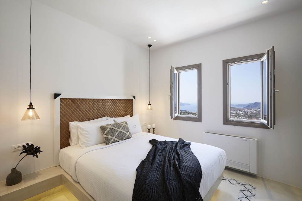 White and Co. La Torre Suites