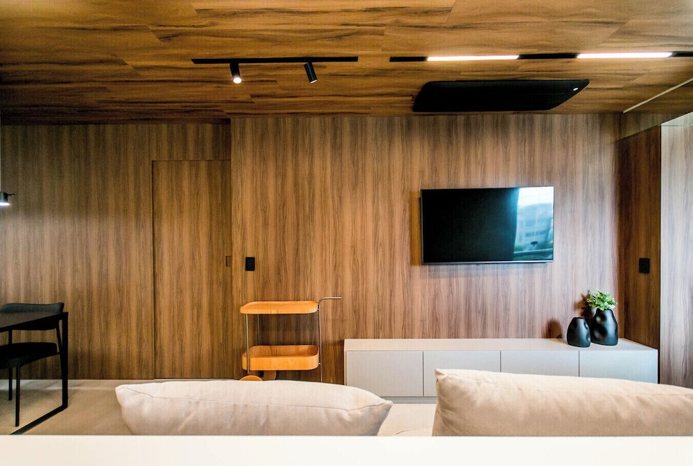 Apartamento Climatizado com Garagem em Alphaville