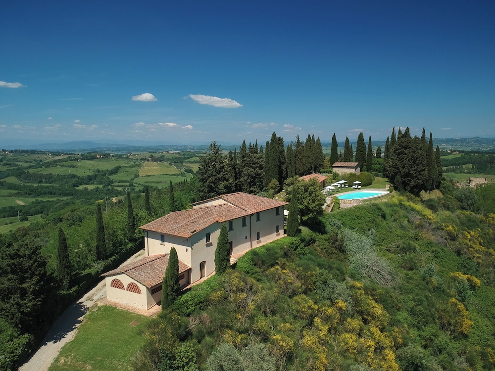 Villa Montecarulli