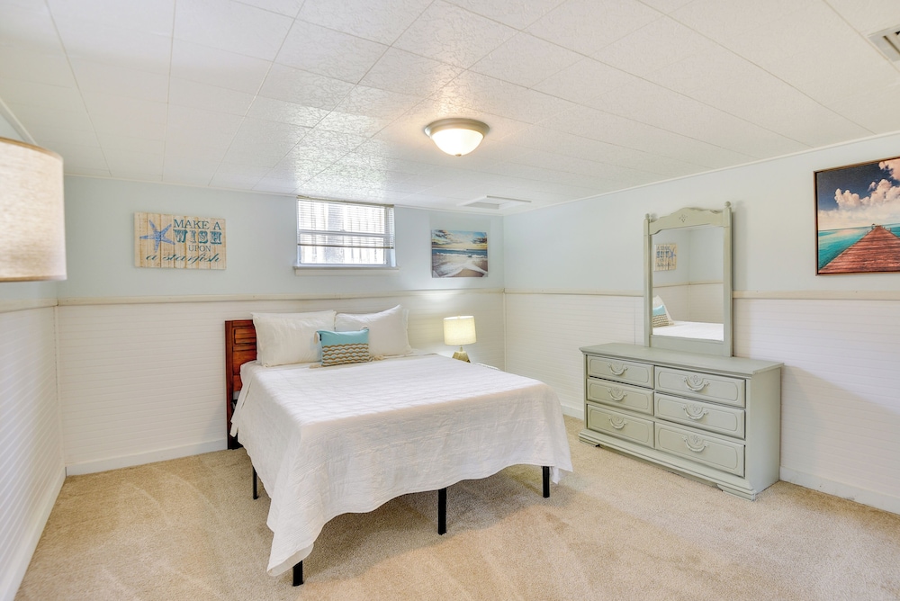 Ormond Beach Home w/ Pool - Walk to Ocean!