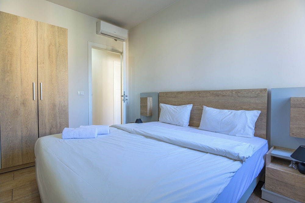 Elevate - Sleek 2-BR Apt by Santa Maria, Jal el Dib