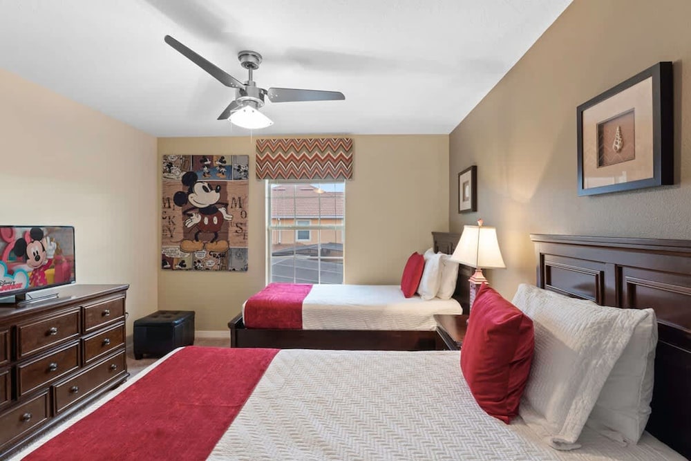 Lovely House for 10 People at Paradise
