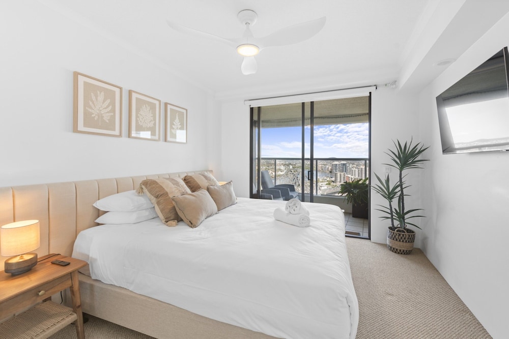 Stylish Brisbane City Stay With Bbq, Pool & Gym