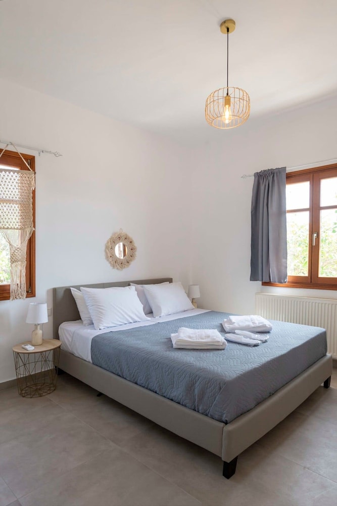 Theodora s Suite in Agios Charalampos