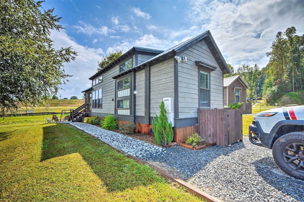 Secluded Morganton Tiny Home w/ Grills! view 5