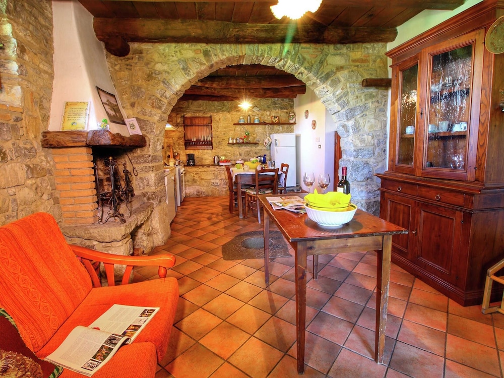 Tranquil Tuscan Retreat view 4