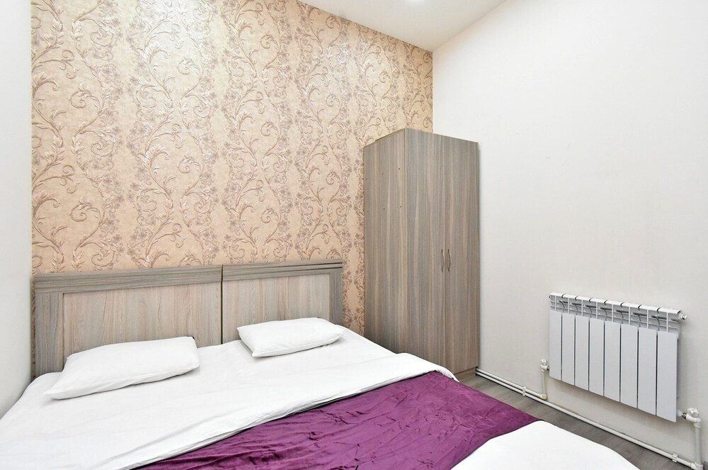 2 bedroom apartment on Teryan street