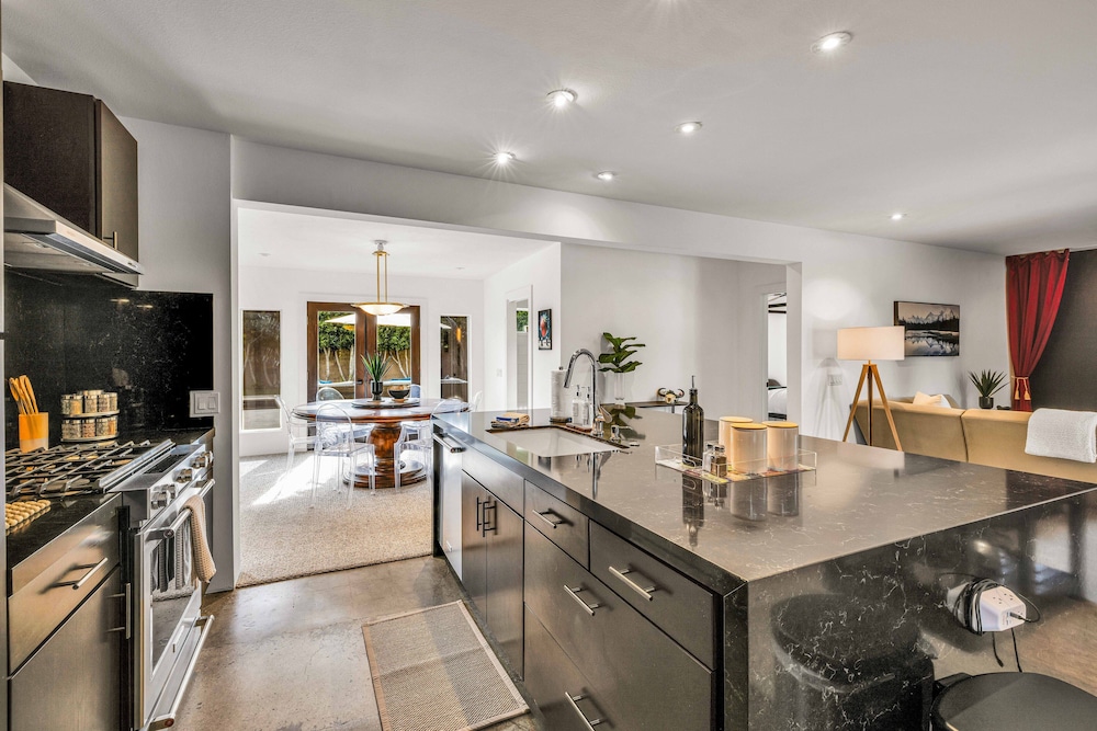 Mid-Century Elegance & Fun in Tahquitz River Estates