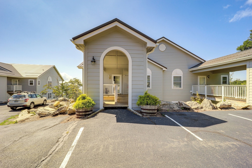 Beech Mountain Condo - Ski, Hike, Fish & More! view 3