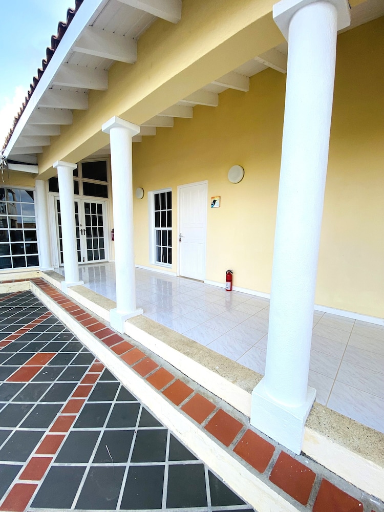 La Pura Vista Resort