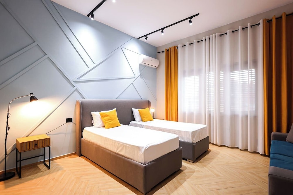 Grandstay Central 104