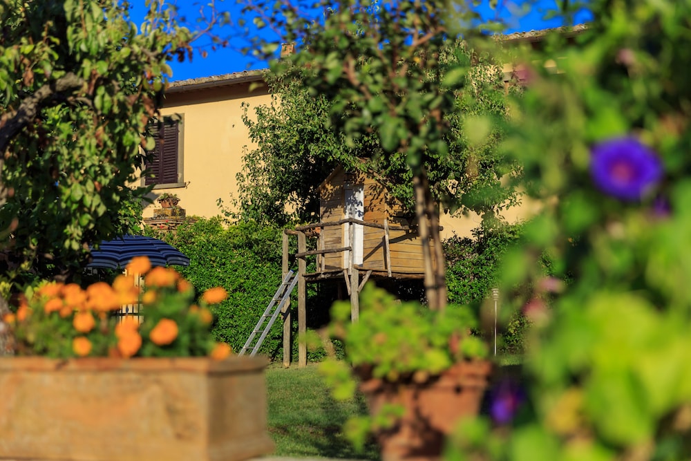 Stefano Resort