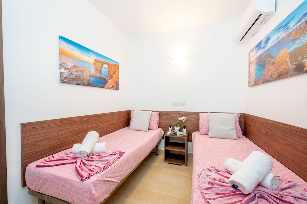 Sea Bliss 1 Bedroom Apartments by Getawaysmalta photo 5