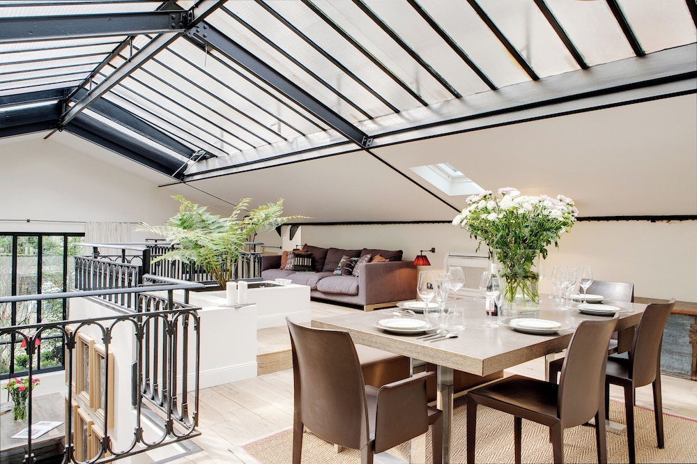 Paris Green House Residence