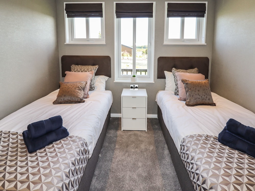 28 Delamere Point
