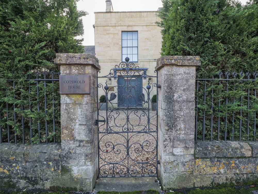 Cotswold House