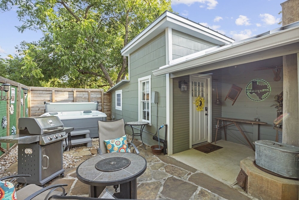 1929 Wash House 1 Bedroom Cottage
