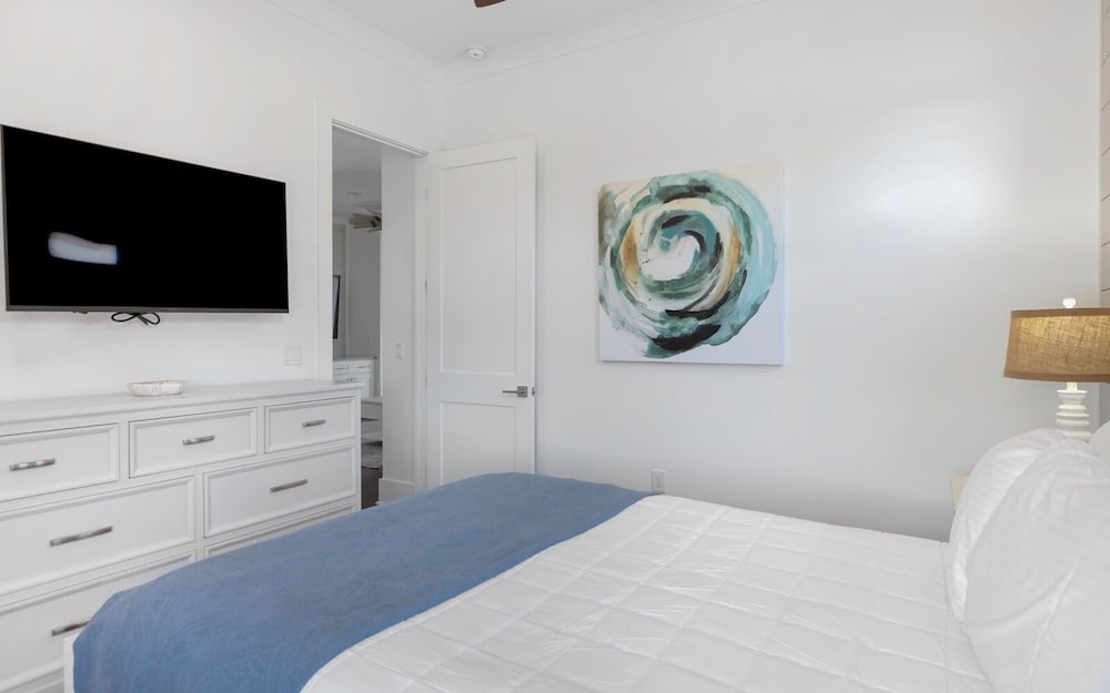 5BR Getaway w/ Private Pool, Golf Cart, 4 Bikes & 30A Convenience!