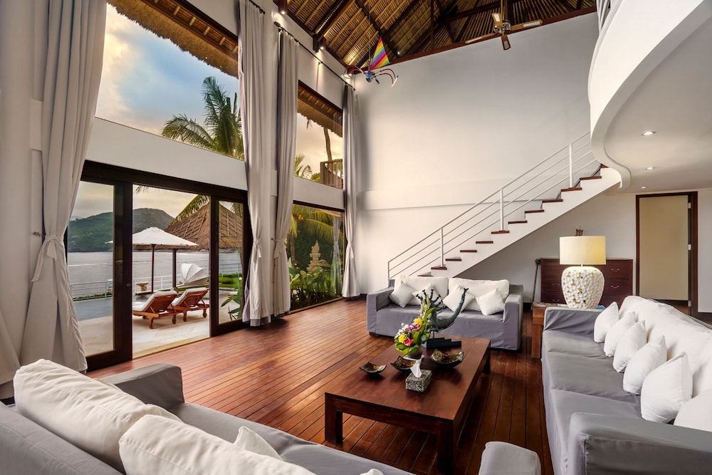 Villa Blanca by Alfred in Bali - Modern Luxury 5 Bdr Oceanfront Villa in Candidasa