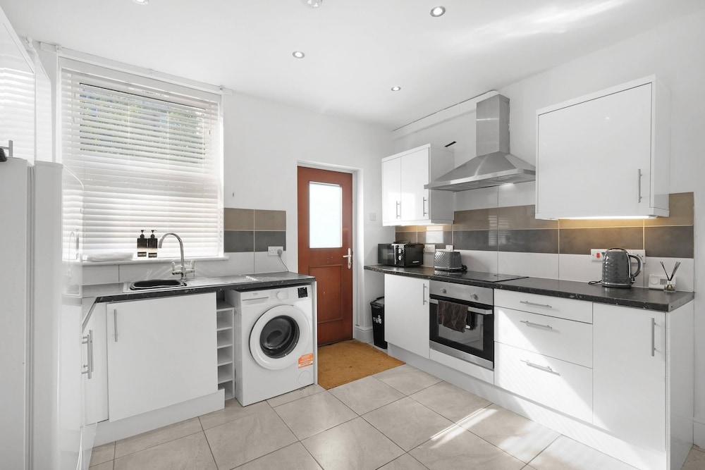 Radford 3 Bedroom and 1 Bathroom House