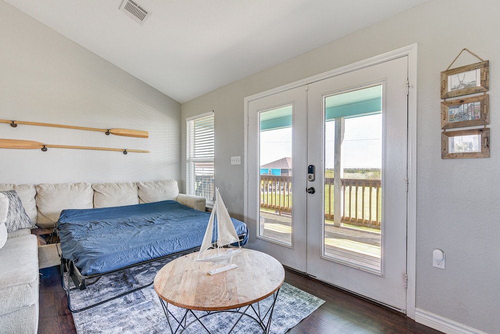 Near Beach Access: Galveston Home w/ Grill & Patio