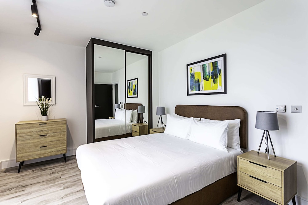 Icon Tower Flat One - North Acton