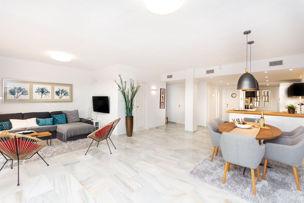 Calahonda Elegance With Pool And Sea View photo 3