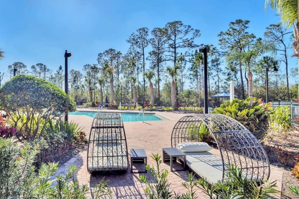Upstay Modern 3BR Getaway w Pool and Hot Tub